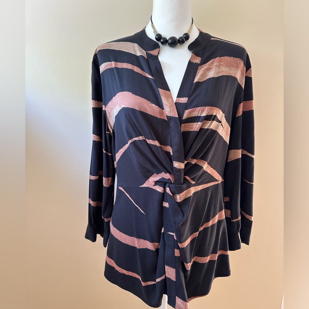 Nic+Zoe animal print, twist front blouse - size L - Picture 2 of 8